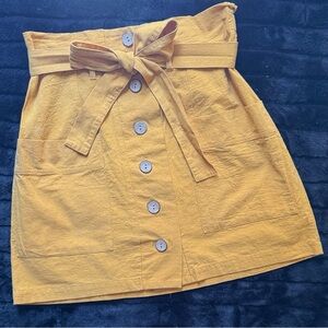 Chic Mustard Button-Front Women's Skirt with Front Pockets